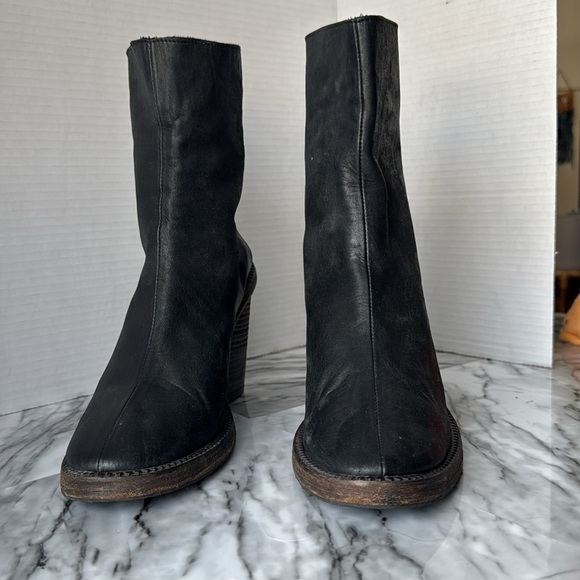 Free People Marquis distressed black leather ankle boot with rear zip block heel - Picture 2 of 10